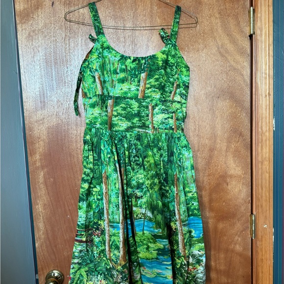 Bernie Dexter 'Jessica' dress in 'Happy Valley' waterlilies hard to find print - Picture 3 of 3